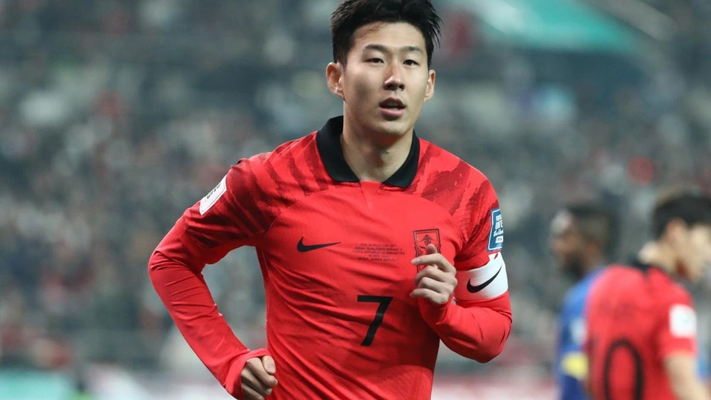 Son Heung Min có pha trình diễn đá phạt đẳng cấp tại Asian Cup 2023 